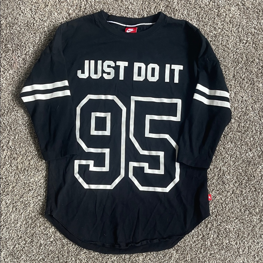 Nike Ladies Black and White 3/4 Sleeve Tee